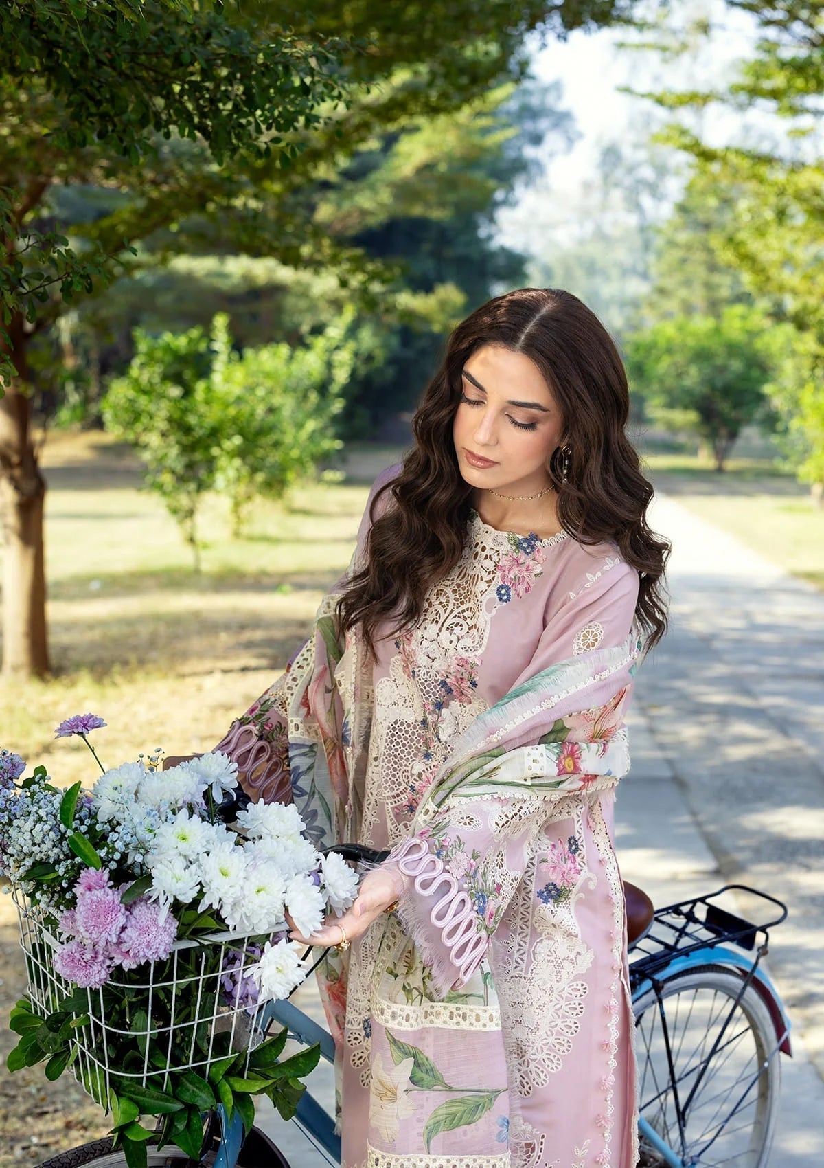 Lawn-3PC Chikankari Embroidered Shirt With Embroidered Jacquard Dupatta-5262